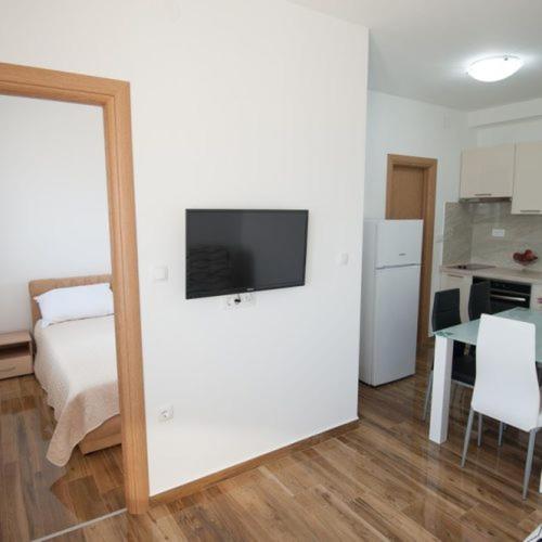 Apartmani Ivo โปดสตรานา ภายนอก รูปภาพ