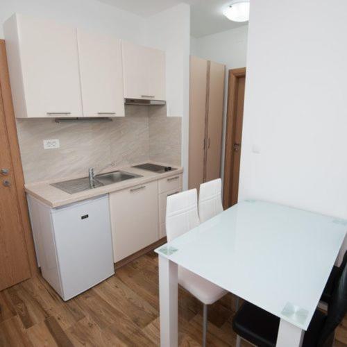 Apartmani Ivo โปดสตรานา ภายนอก รูปภาพ